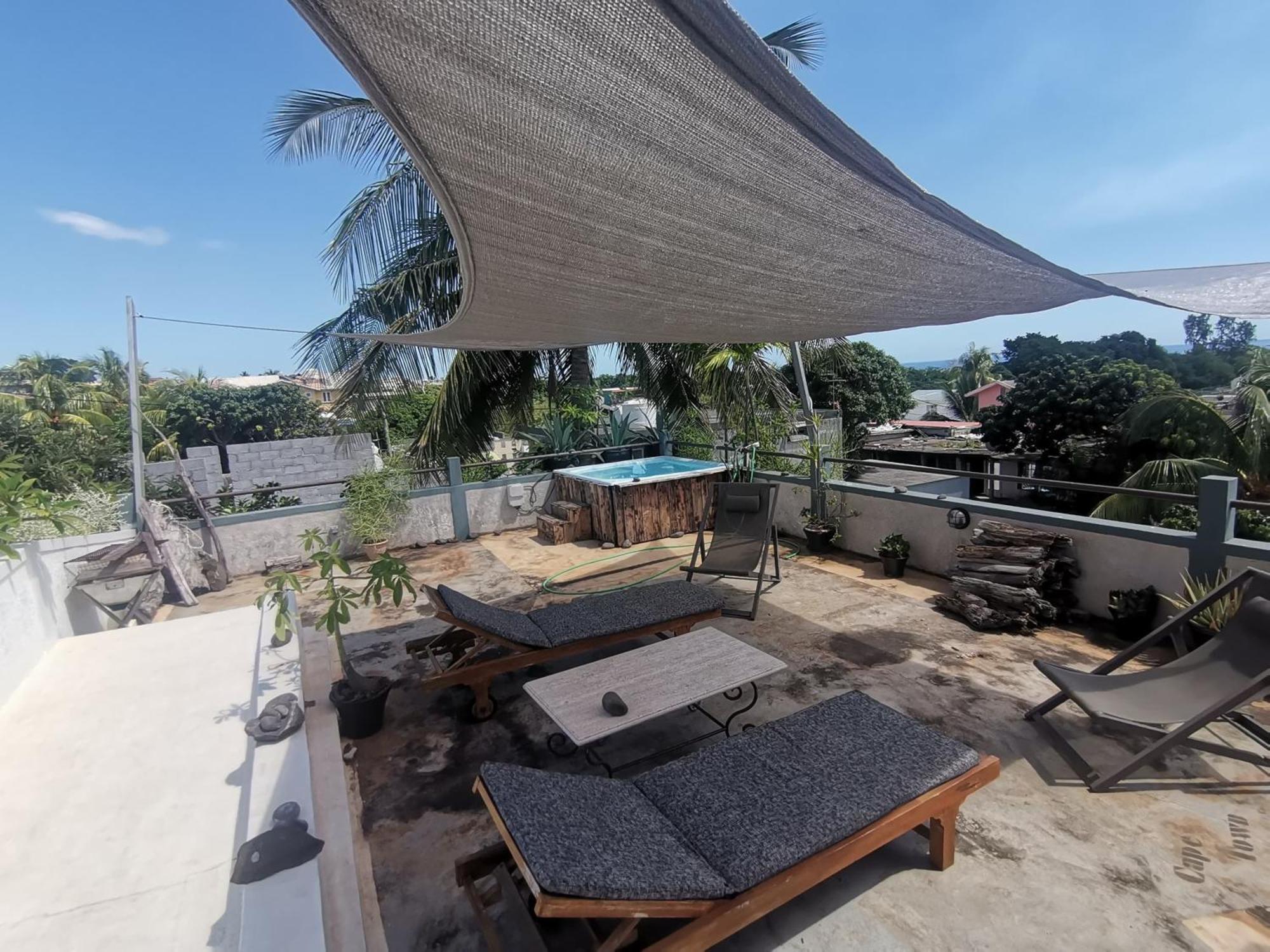 Modern Apartment/3Bedrooms/2Bathrooms/Rooftop/Jacuzzi Pointe aux Sable ภายนอก รูปภาพ