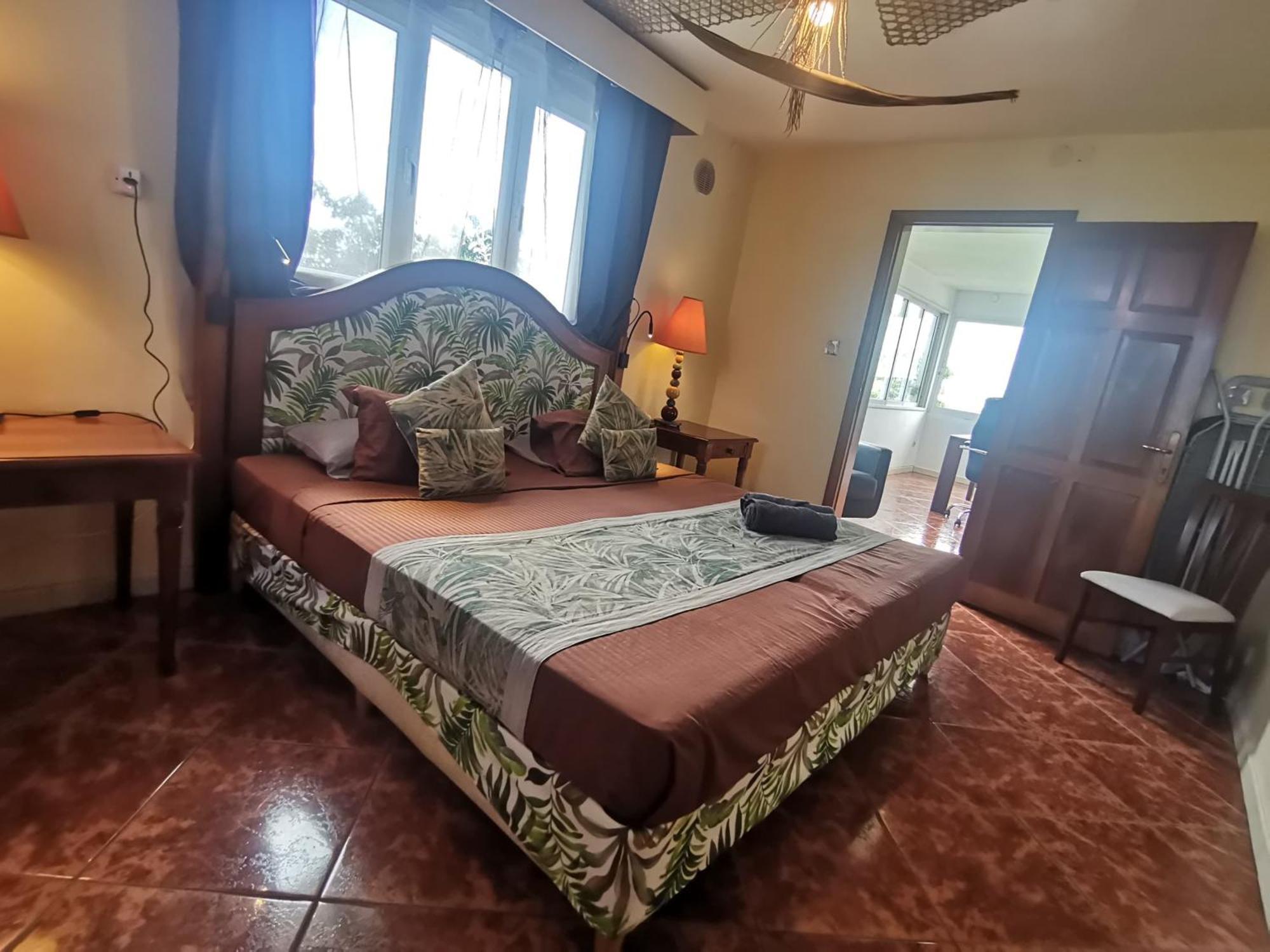 Modern Apartment/3Bedrooms/2Bathrooms/Rooftop/Jacuzzi Pointe aux Sable ภายนอก รูปภาพ